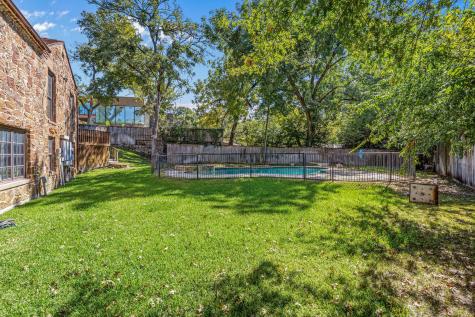 425 Crestwood Drive Fort Worth TX 76107