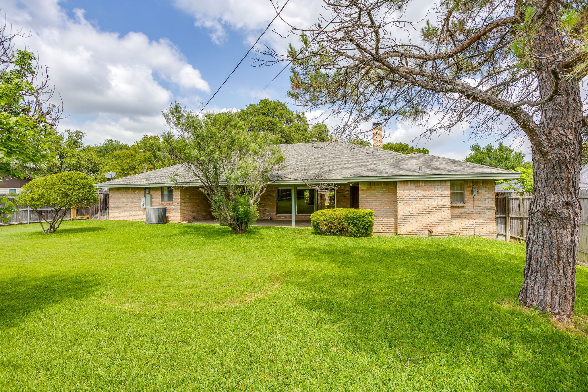 6800 Kingswood Drive Fort Worth TX 76133