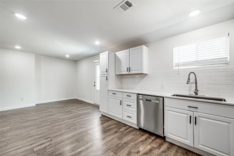 406 Worthway Drive Grand Prairie TX 75051