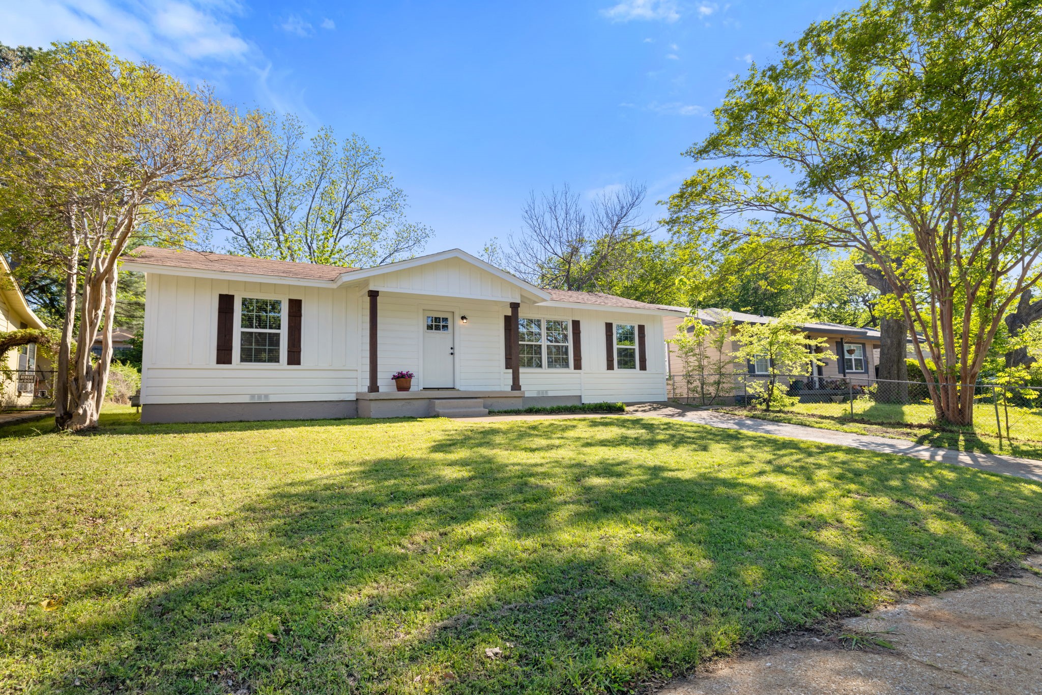 1104 Redbud Street Denison TX 75020
