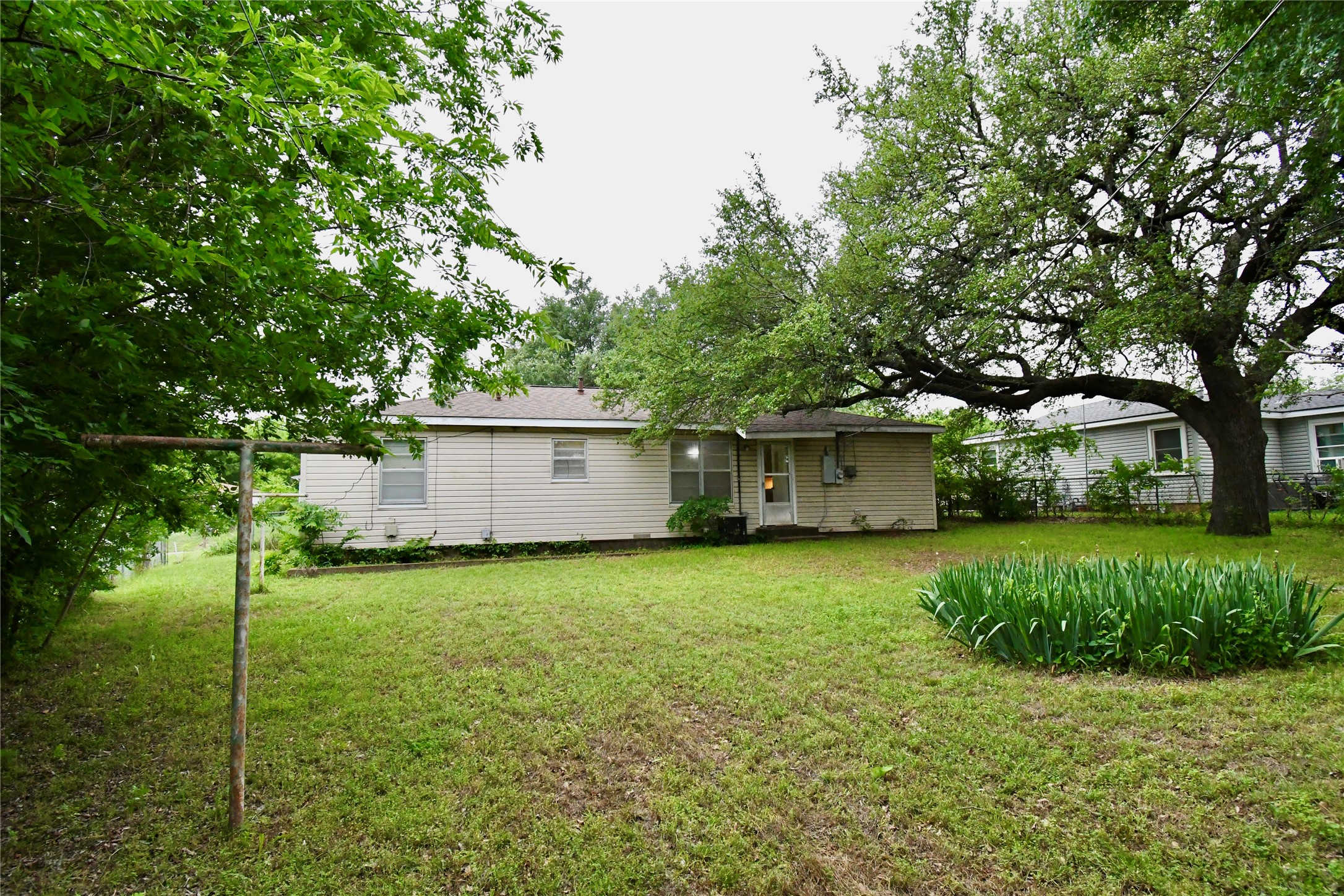 1314 W Water Street Weatherford TX 76086