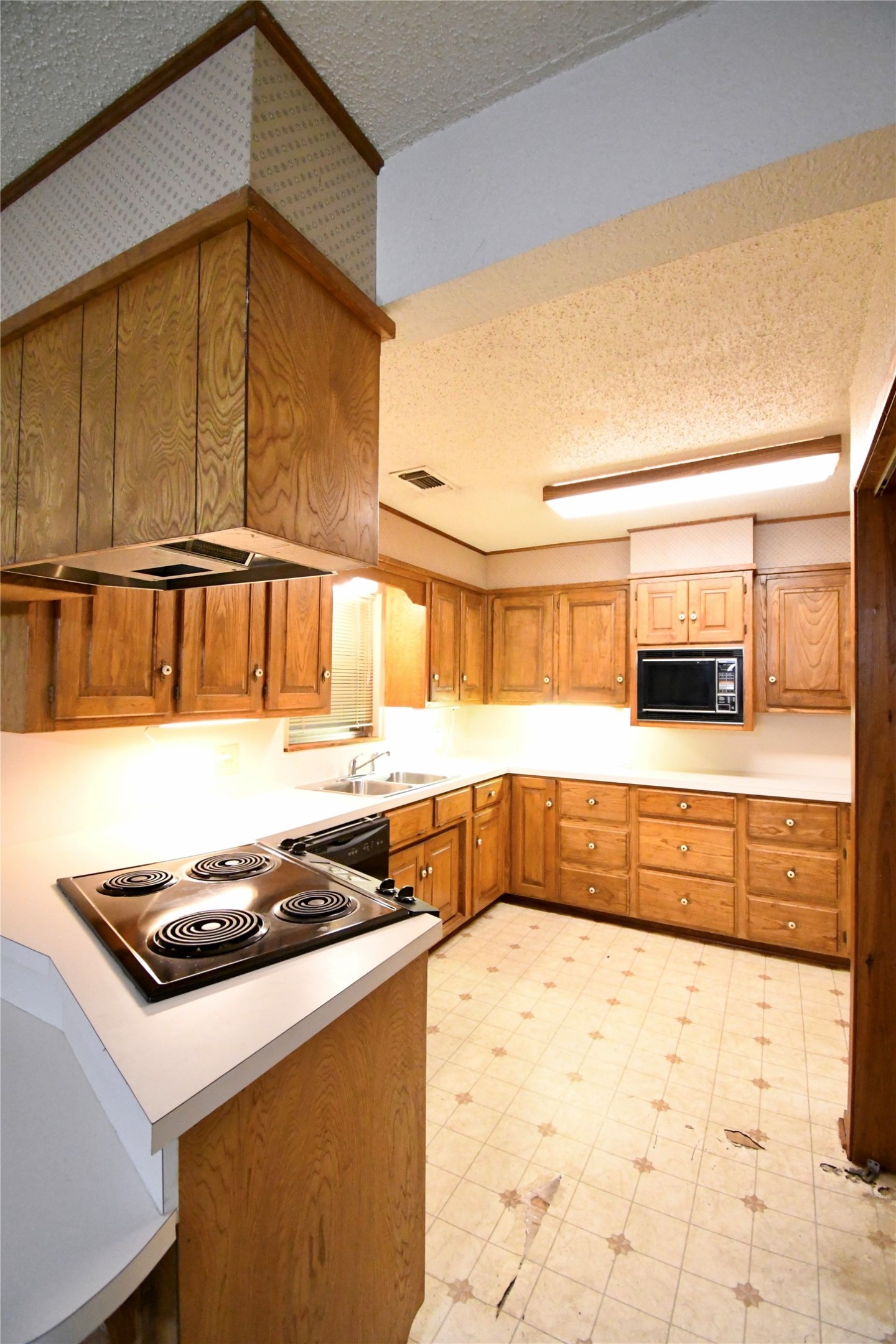 1314 W Water Street Weatherford TX 76086