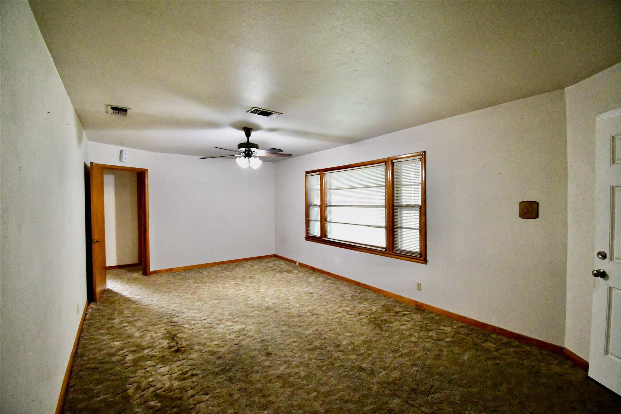 1314 W Water Street Weatherford TX 76086