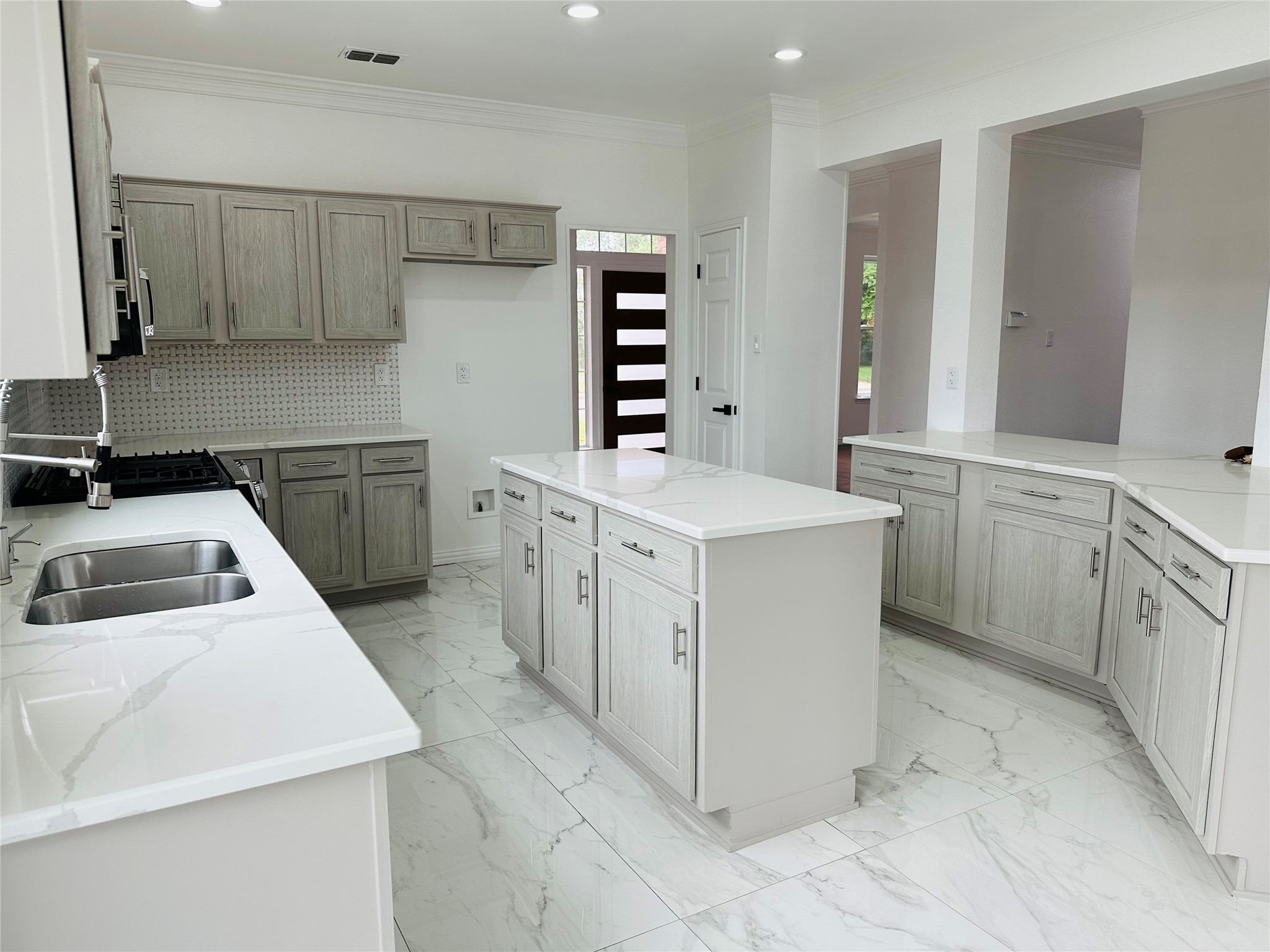 748 Longleaf Drive Desoto TX 75115