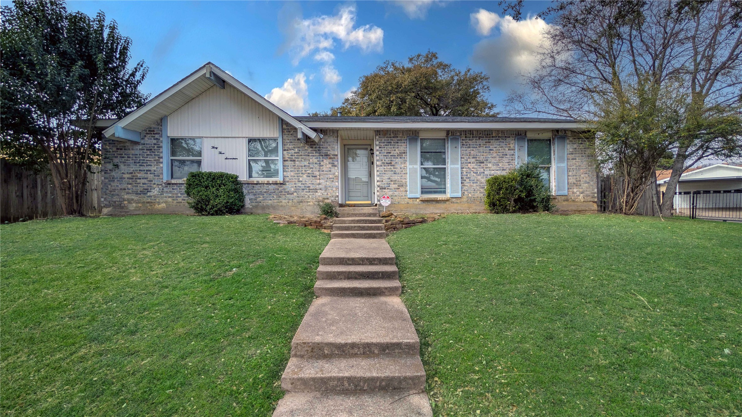 3317 S Edelweiss Drive Grand Prairie TX 75052
