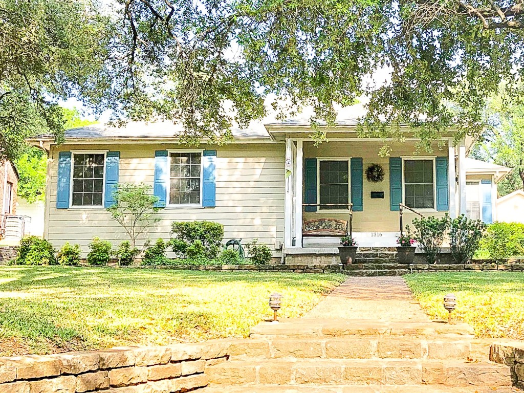 1316 Bluebonnet Drive Fort Worth TX 76111