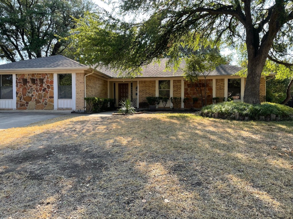 1227 Usher Street Benbrook TX 76126