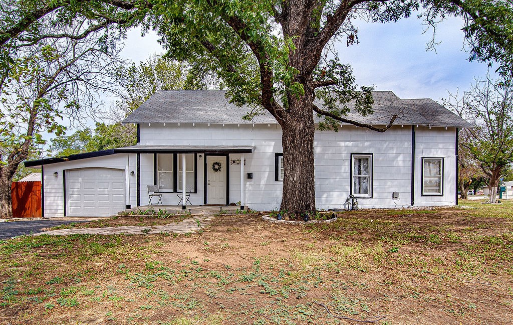 401 N Main Street Joshua TX 76058