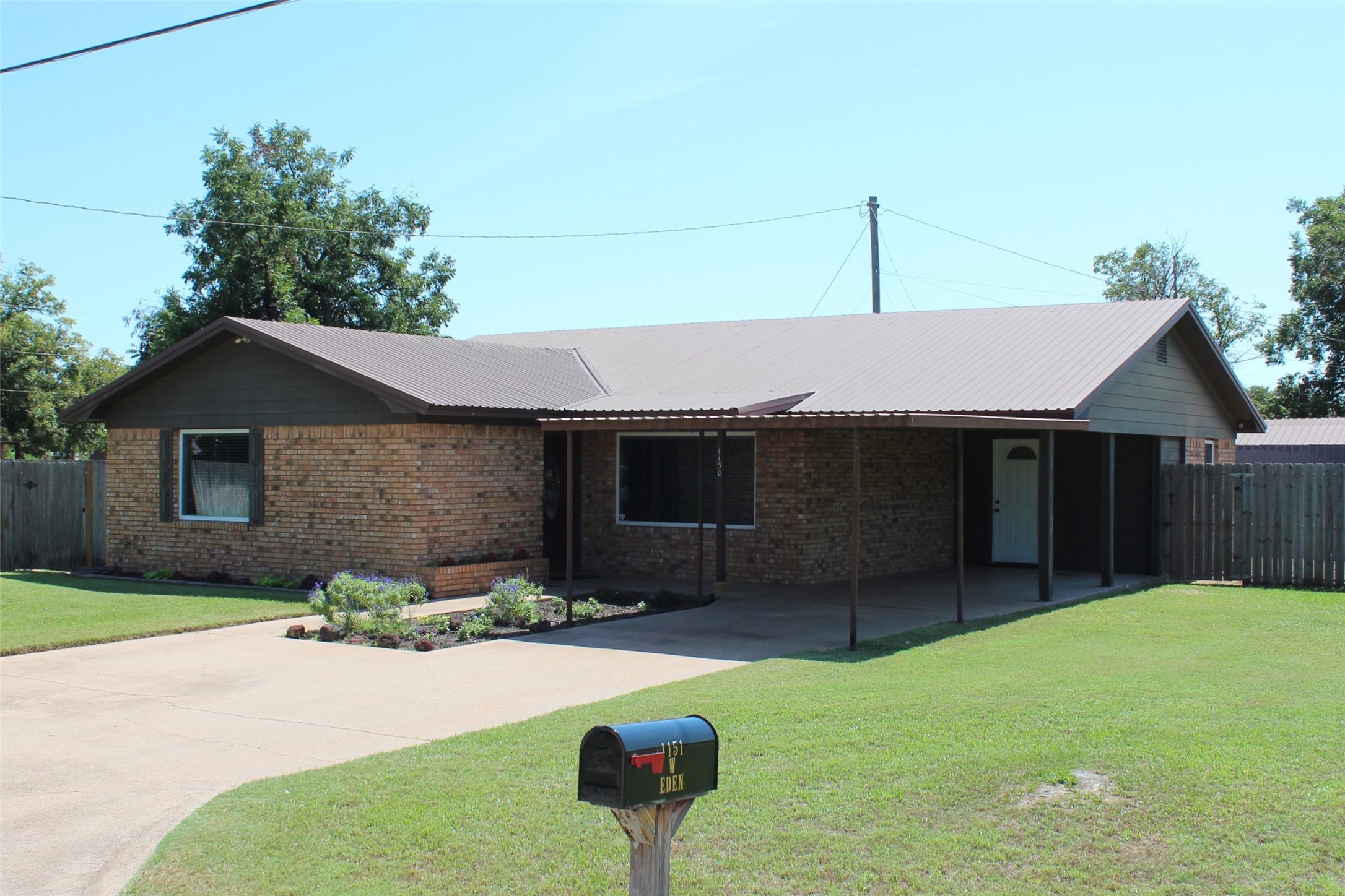 1150 W Eden Street Munday TX 76371