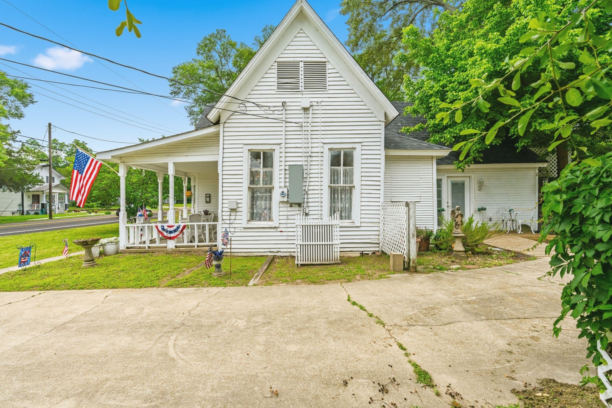 911 N Main Street Winnsboro TX 75494
