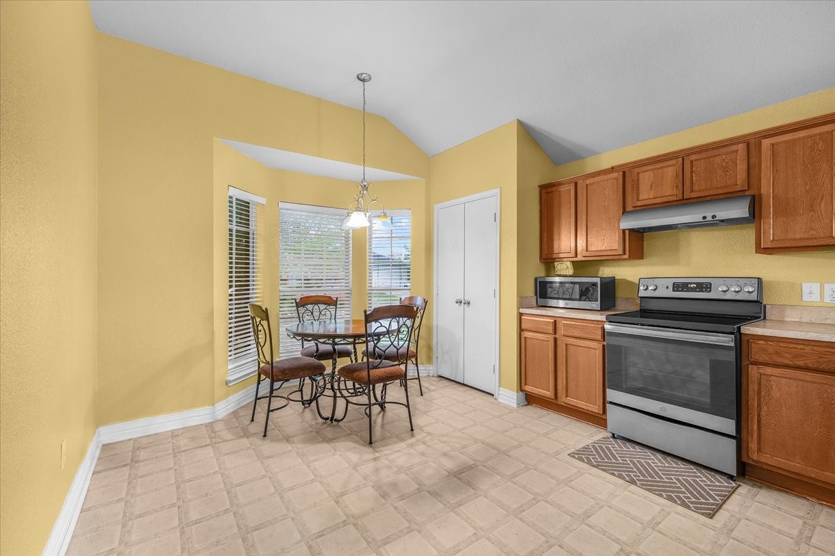 427 Cranbrook Lane Grand Prairie TX 75052