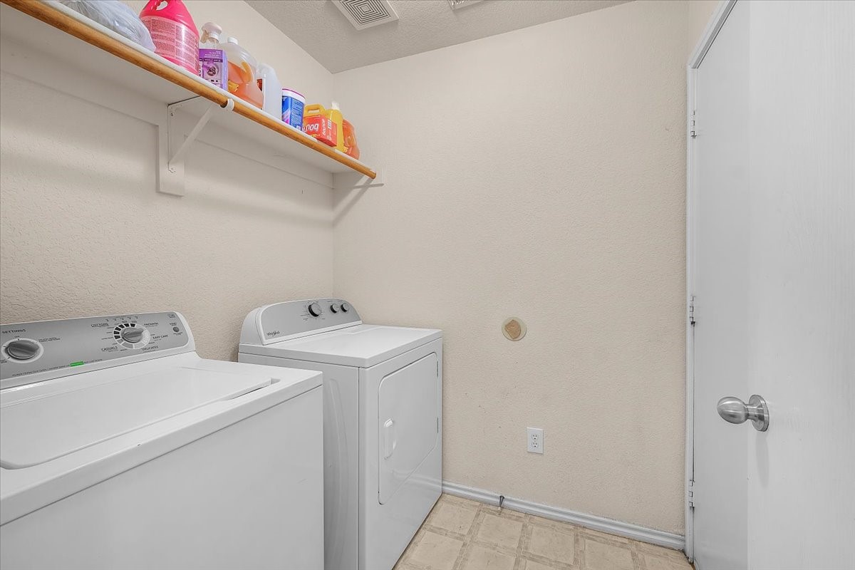 427 Cranbrook Lane Grand Prairie TX 75052
