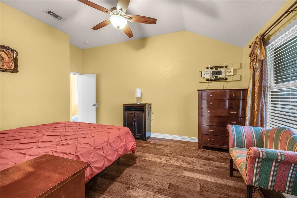 427 Cranbrook Lane Grand Prairie TX 75052