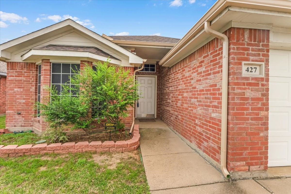 427 Cranbrook Lane Grand Prairie TX 75052