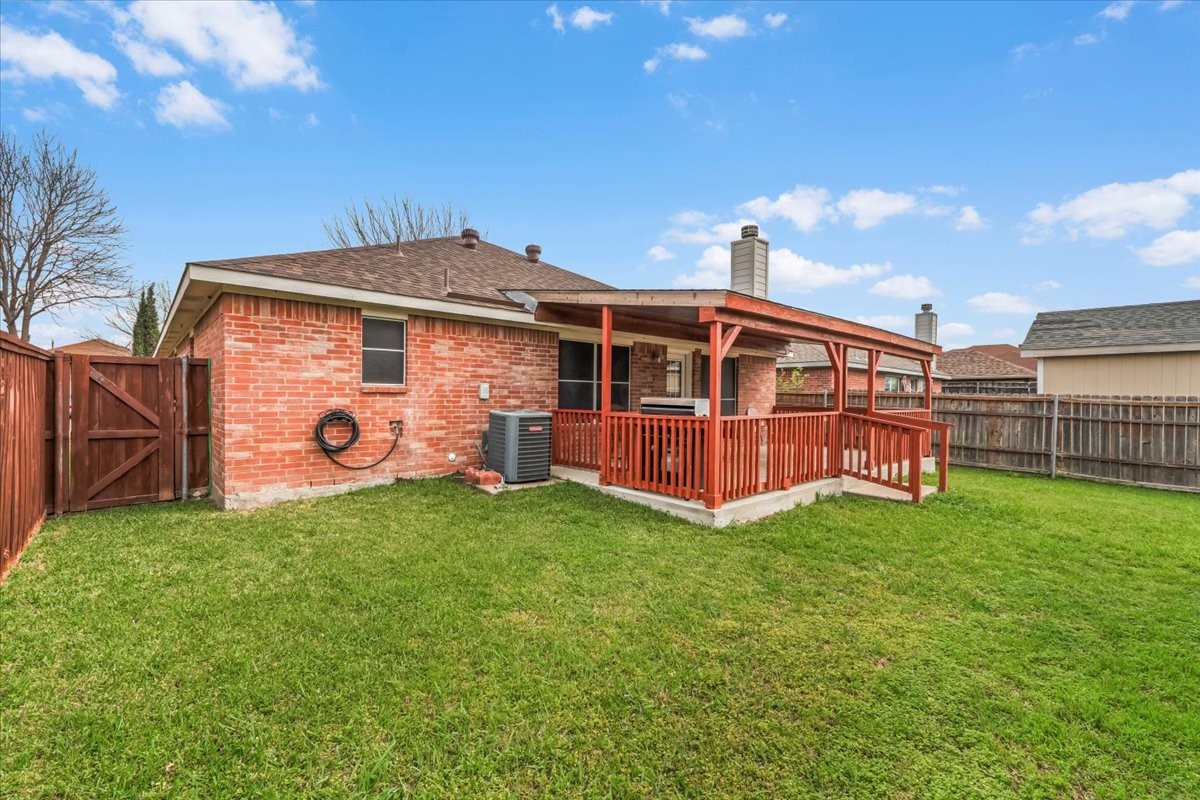 427 Cranbrook Lane Grand Prairie TX 75052