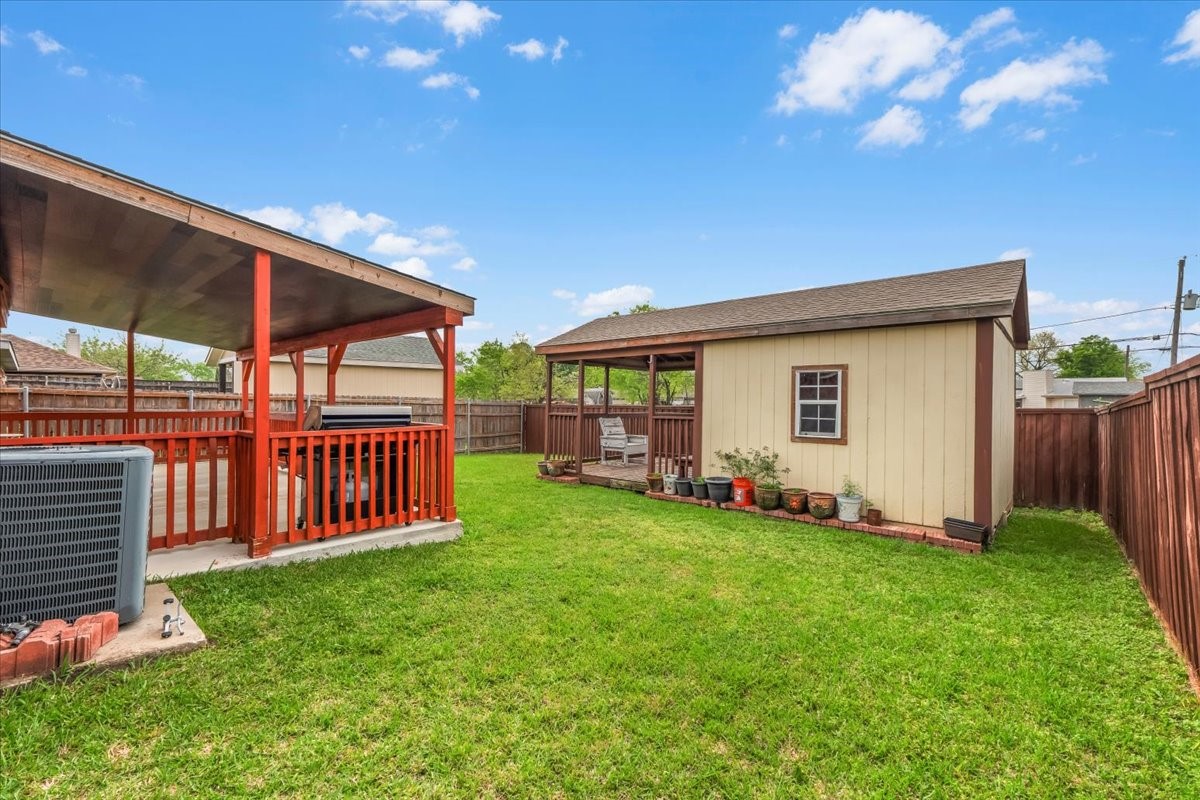 427 Cranbrook Lane Grand Prairie TX 75052