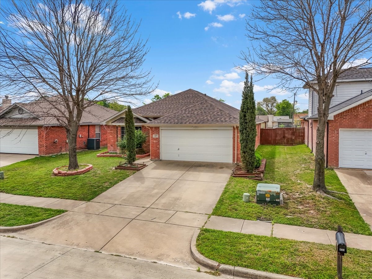 427 Cranbrook Lane Grand Prairie TX 75052