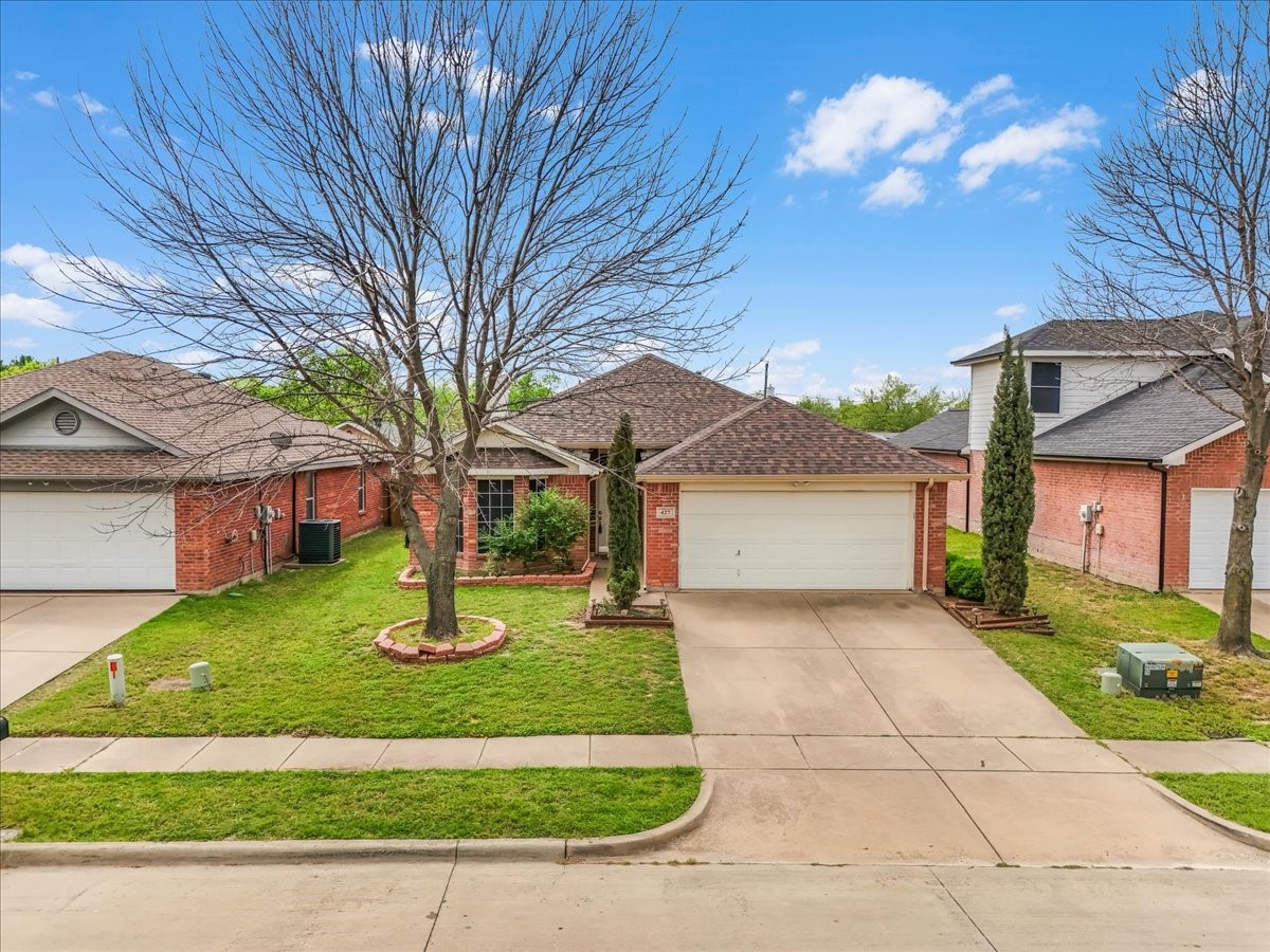 427 Cranbrook Lane Grand Prairie TX 75052