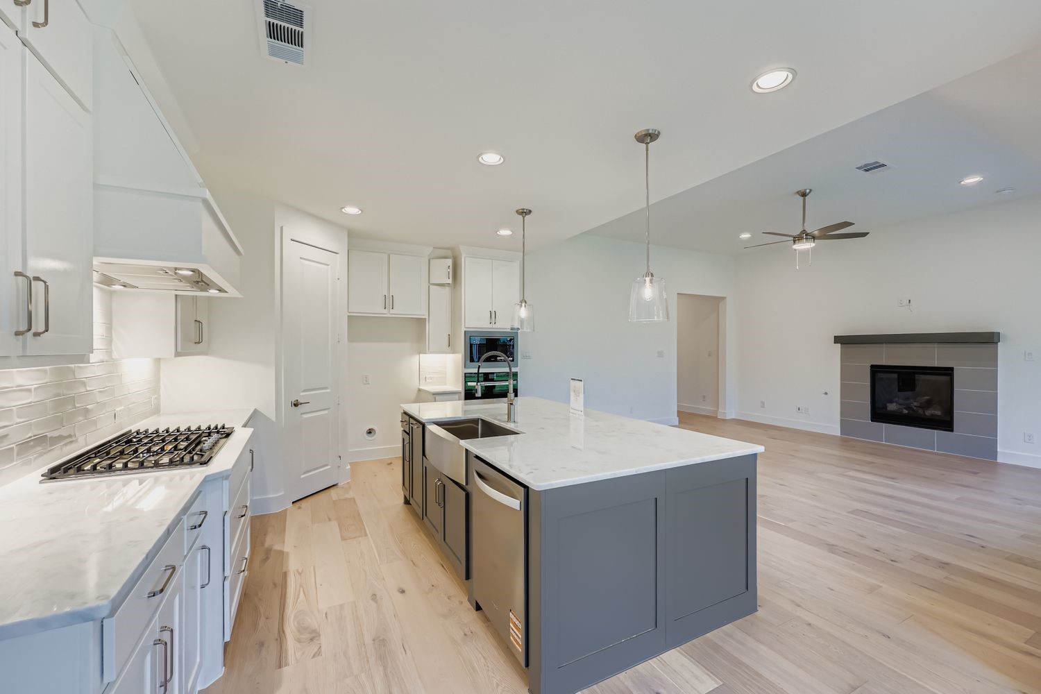 1817 Flowerfield Lane Mansfield TX 76063