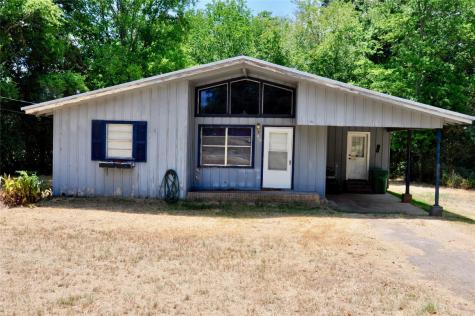 414 E Main Street Omaha TX 75571