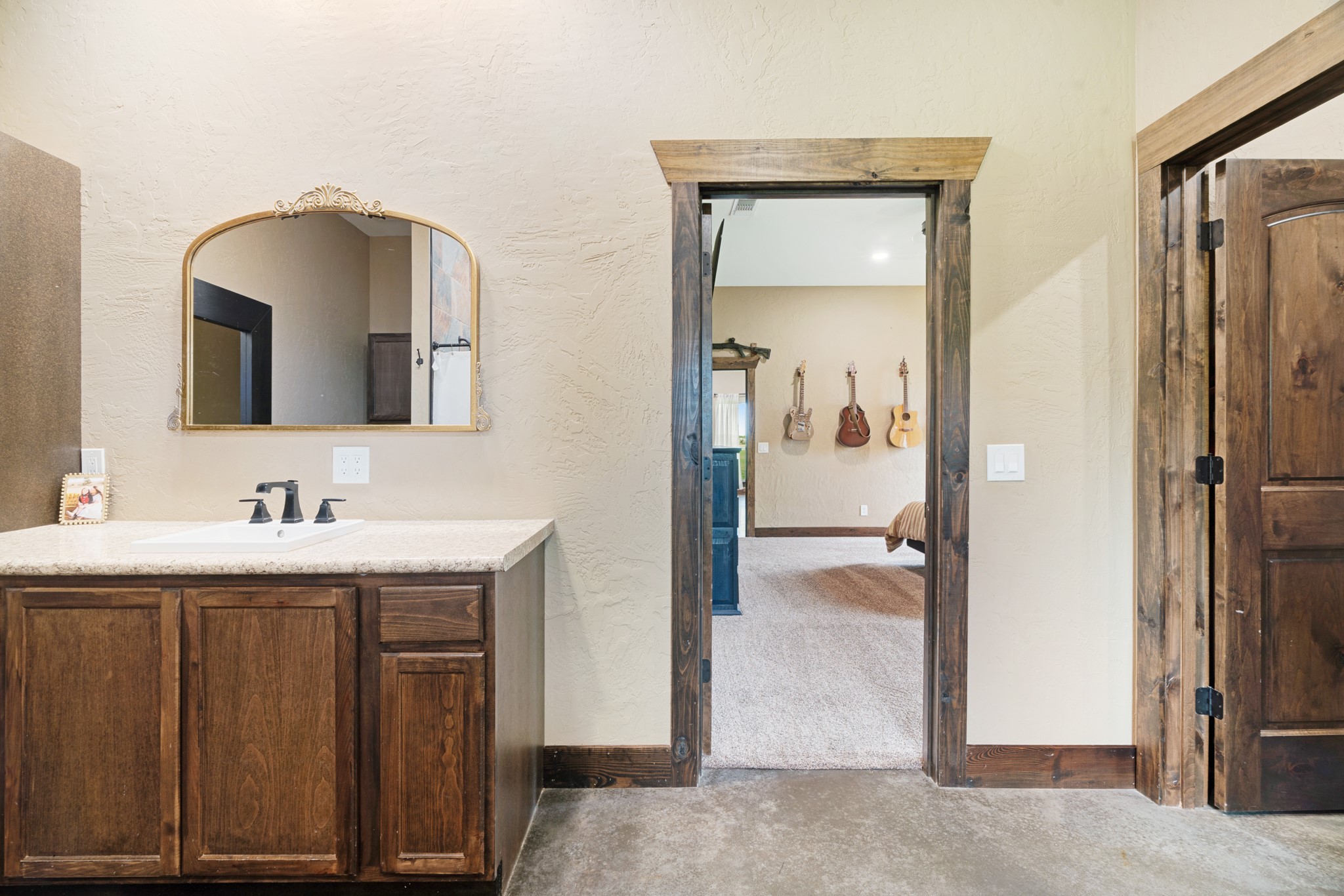 819 County Road 12550 Paris TX 75462