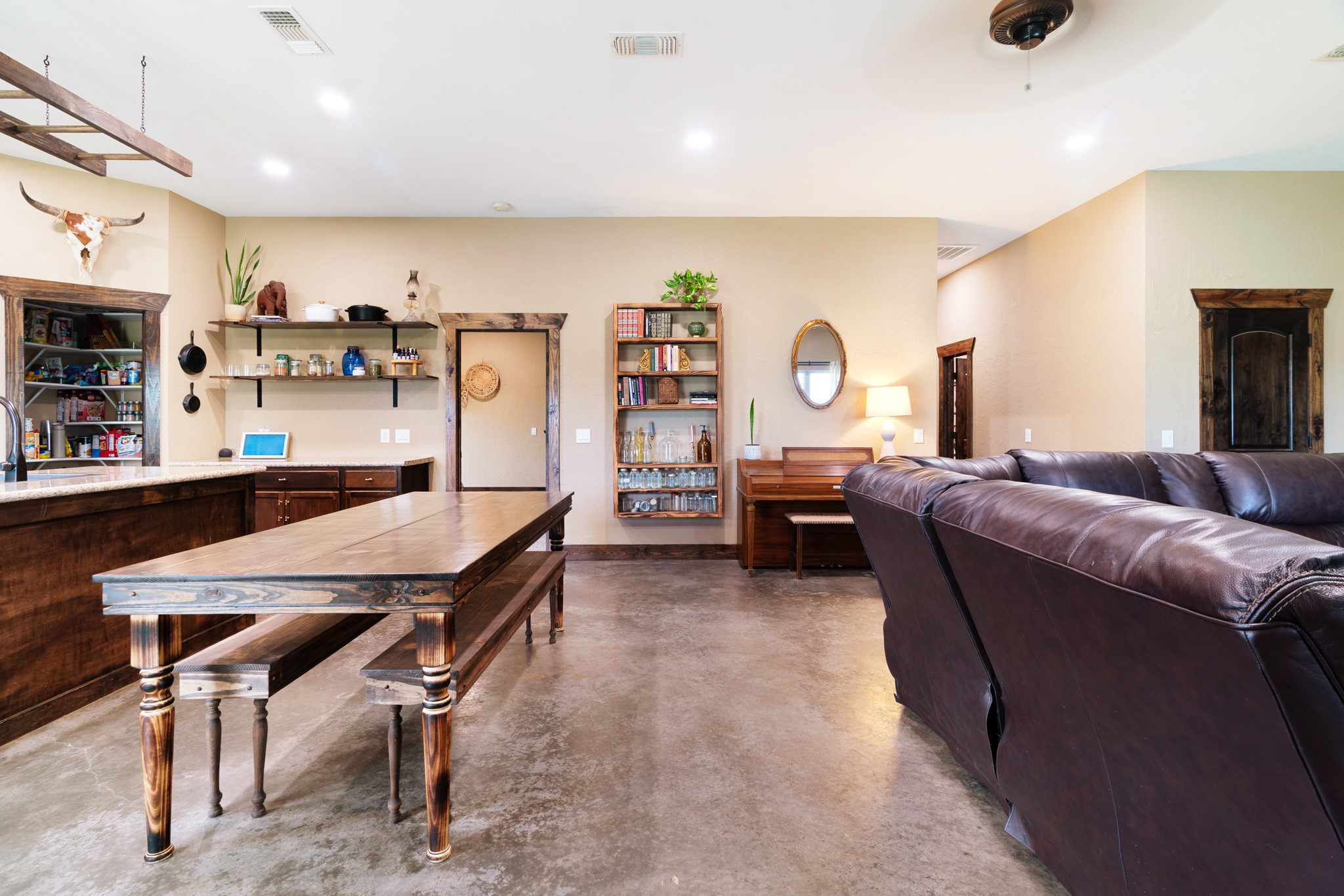 819 County Road 12550 Paris TX 75462