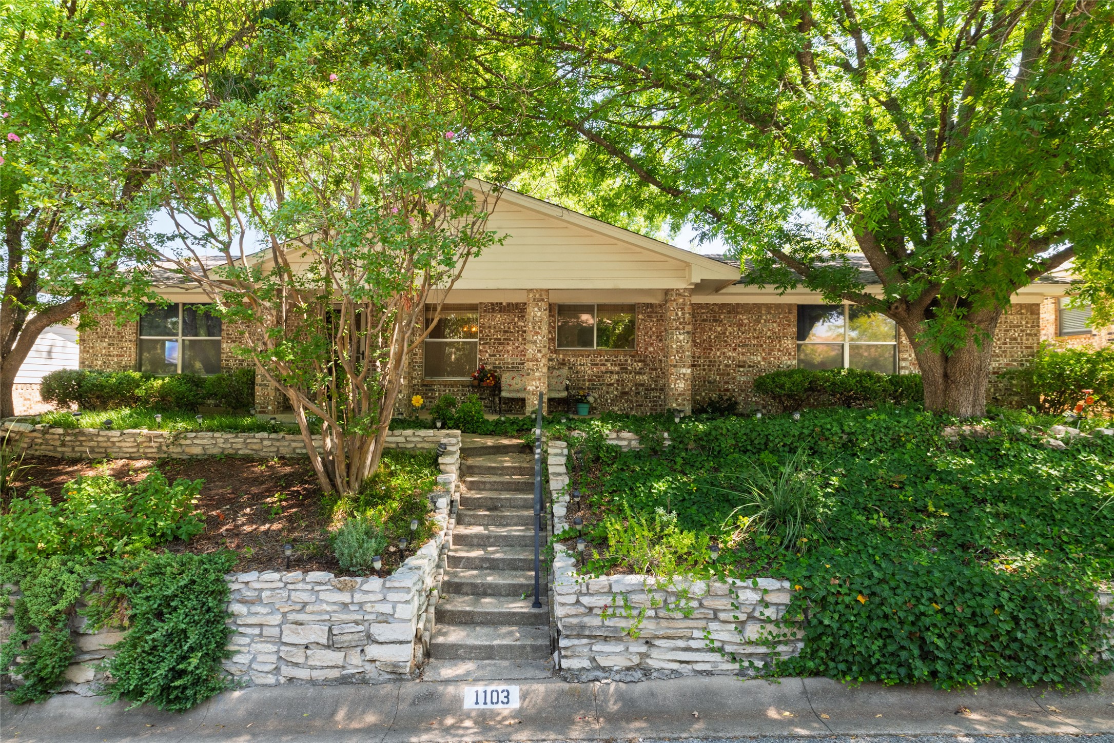 1103 S Rusk Street Weatherford TX 76086