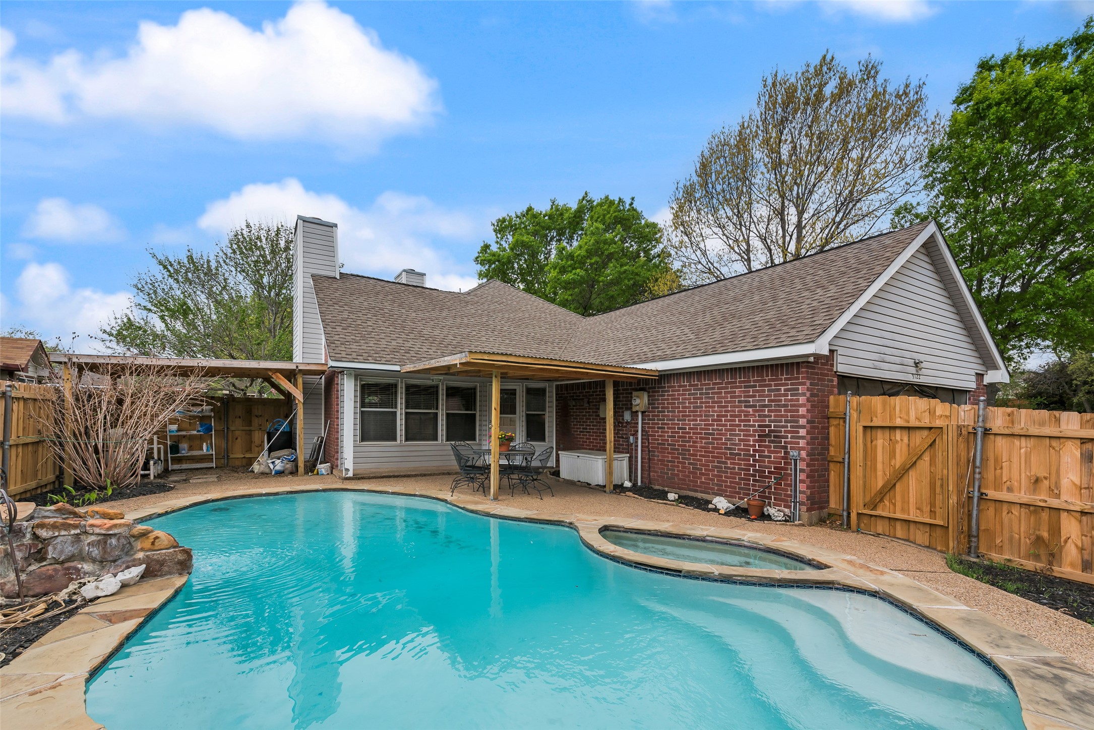 9122 Oak Hollow Drive Rowlett TX 75089