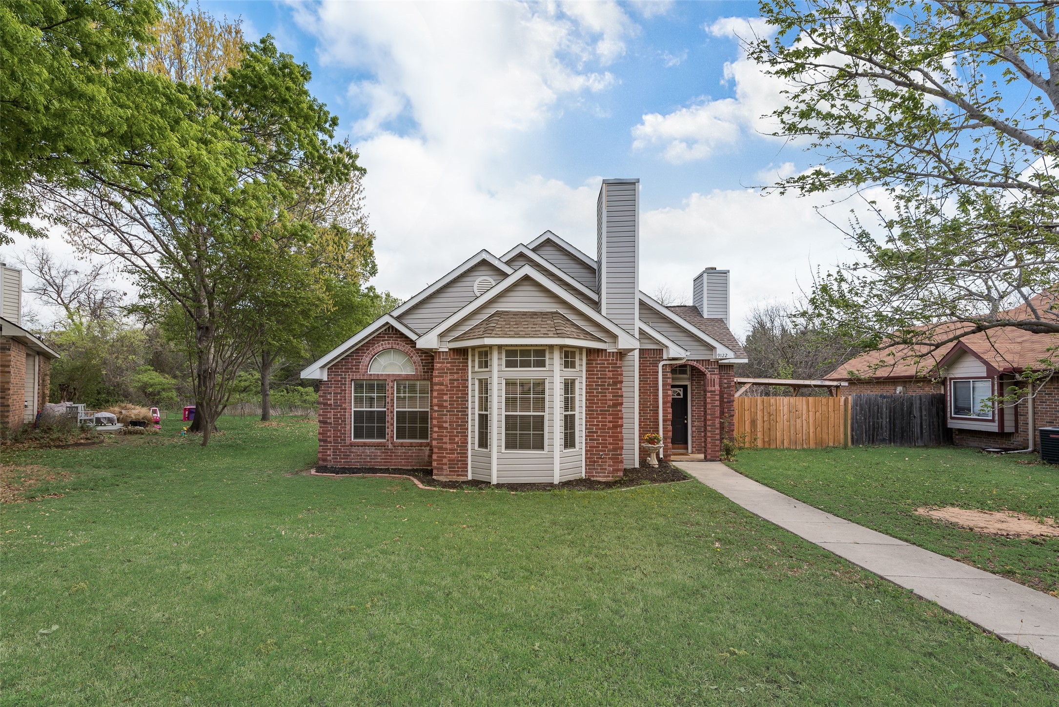9122 Oak Hollow Drive Rowlett TX 75089