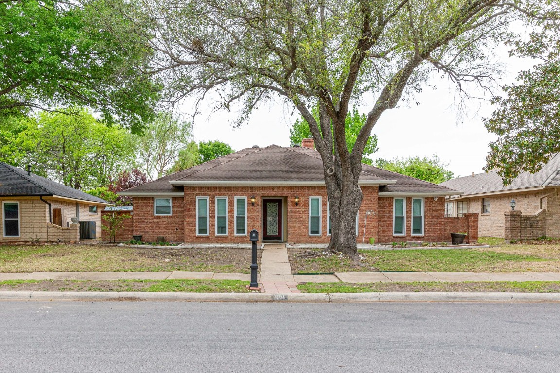 601 Kingsbridge Drive Garland TX 75040
