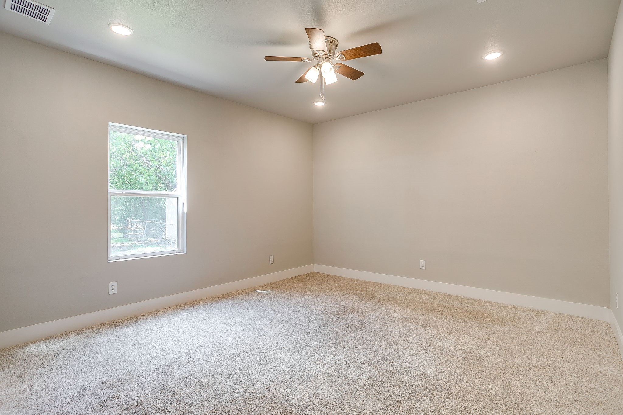 206 W 8th Street Venus TX 76084