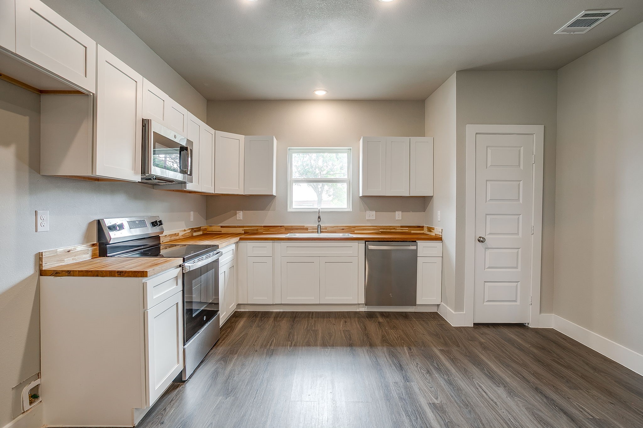 206 W 8th Street Venus TX 76084