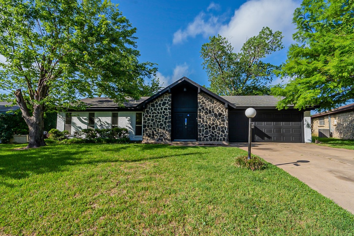 223 Linda Drive Burleson TX 76028