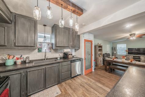 109 Western Court Azle TX 76020