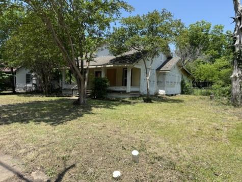 812 W 10th Street Bonham TX 75418