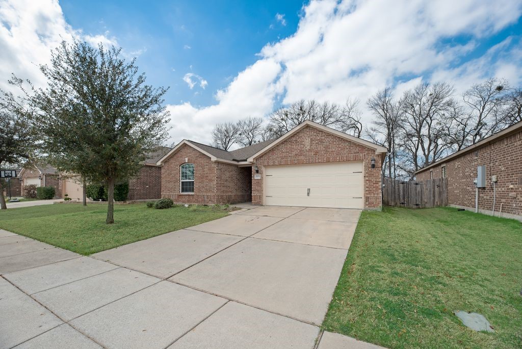 1904 Fairbanks Drive Princeton TX 75407