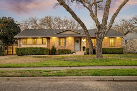 2780 Ripplewood Drive Dallas TX 75228