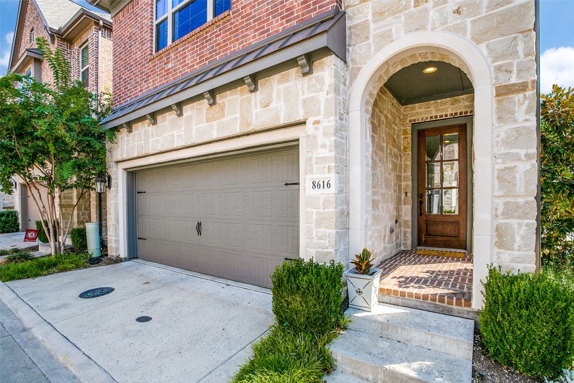 8616 Thorbrush Place Dallas TX 75238