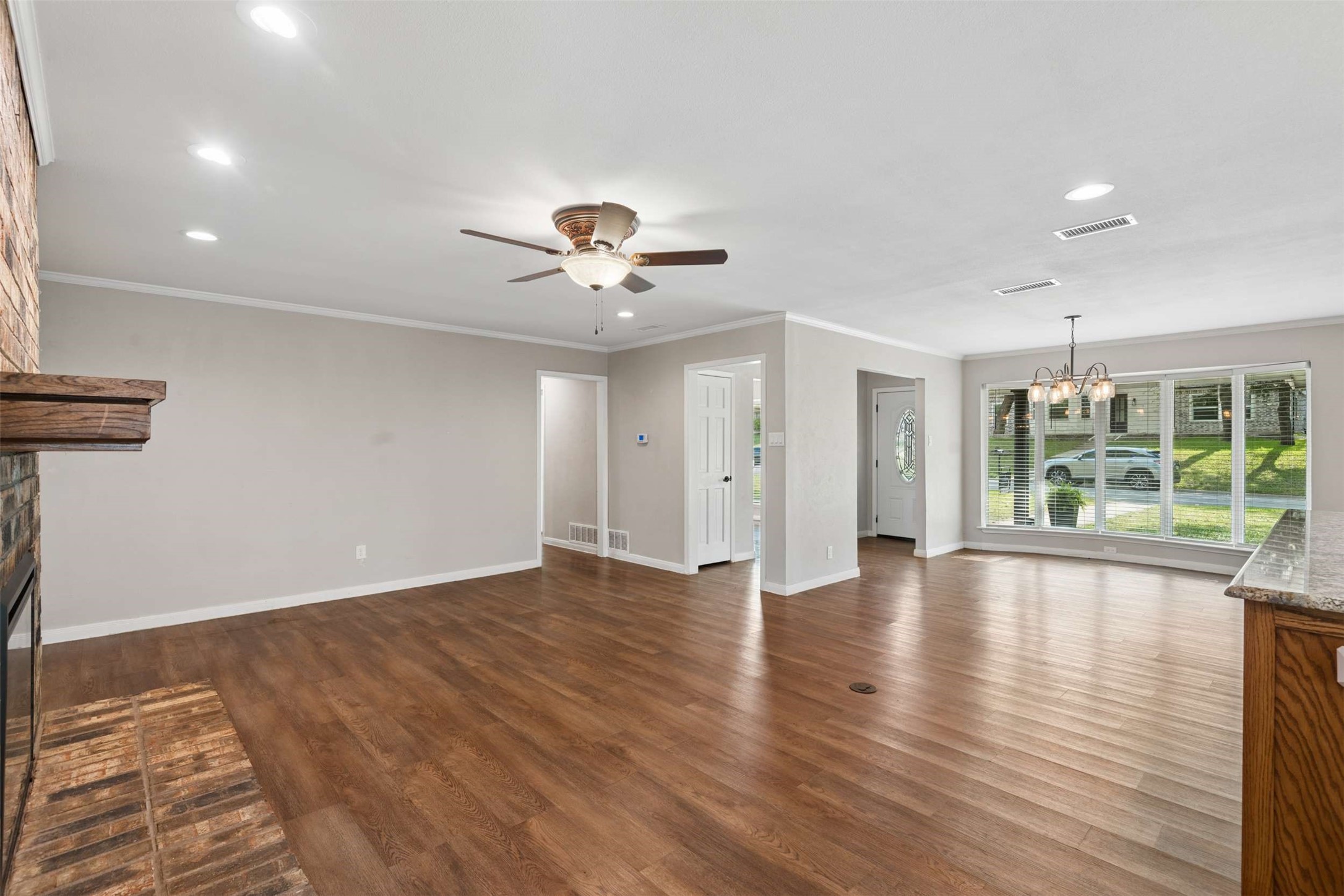 17 Lincolnshire Circle Bedford TX 76021