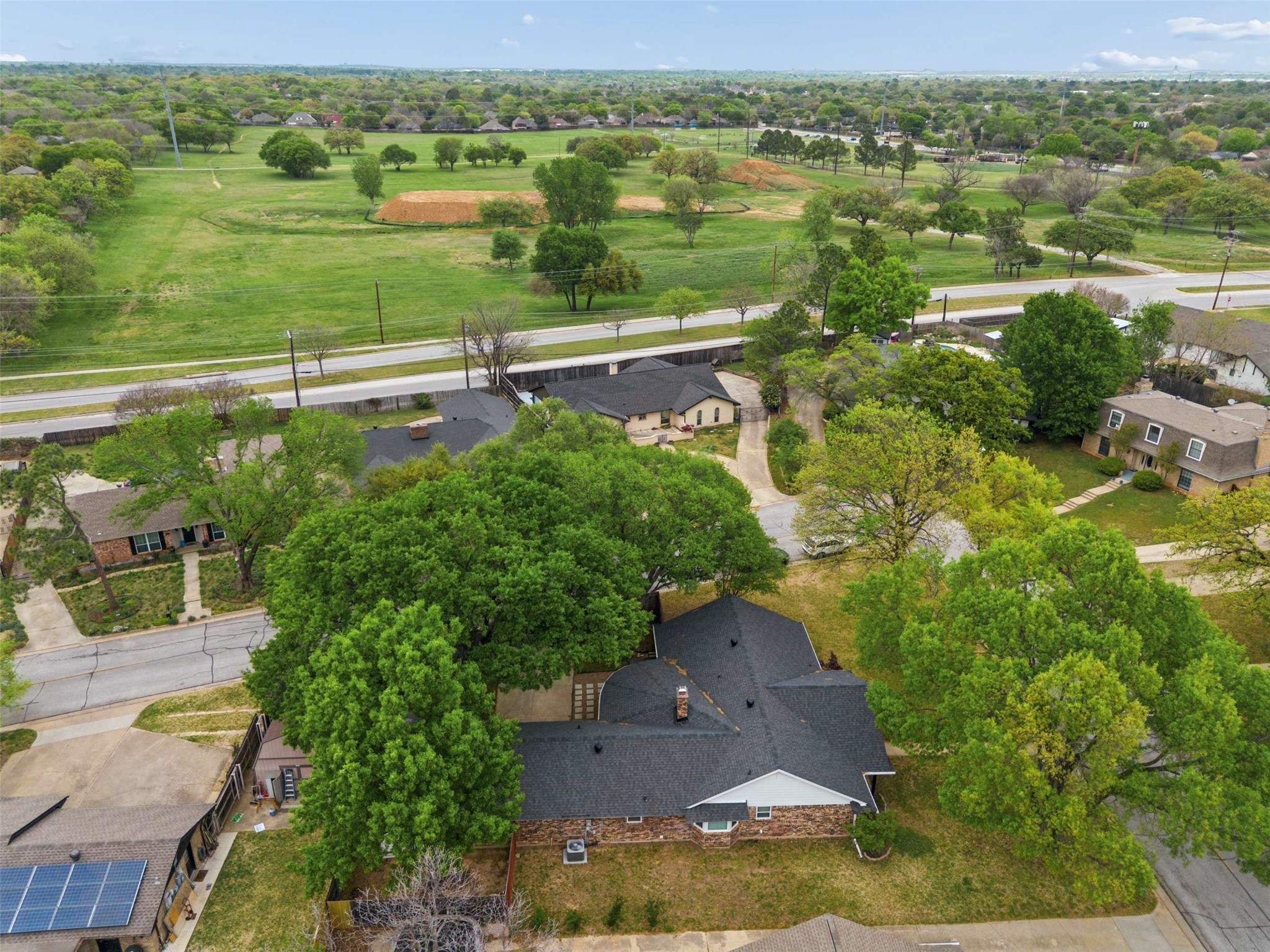 17 Lincolnshire Circle Bedford TX 76021