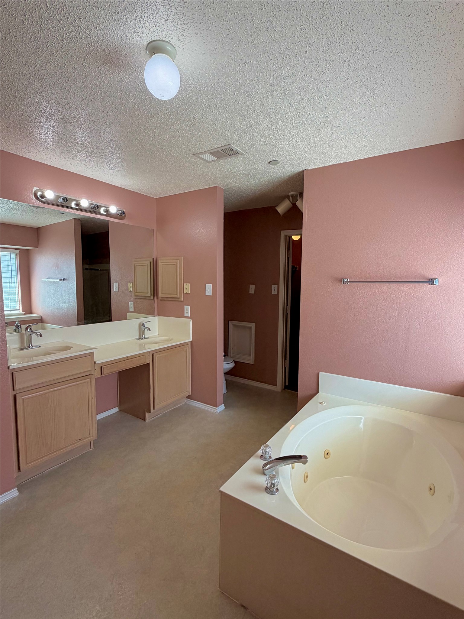 5518 Heathercrest Drive Arlington TX 76018