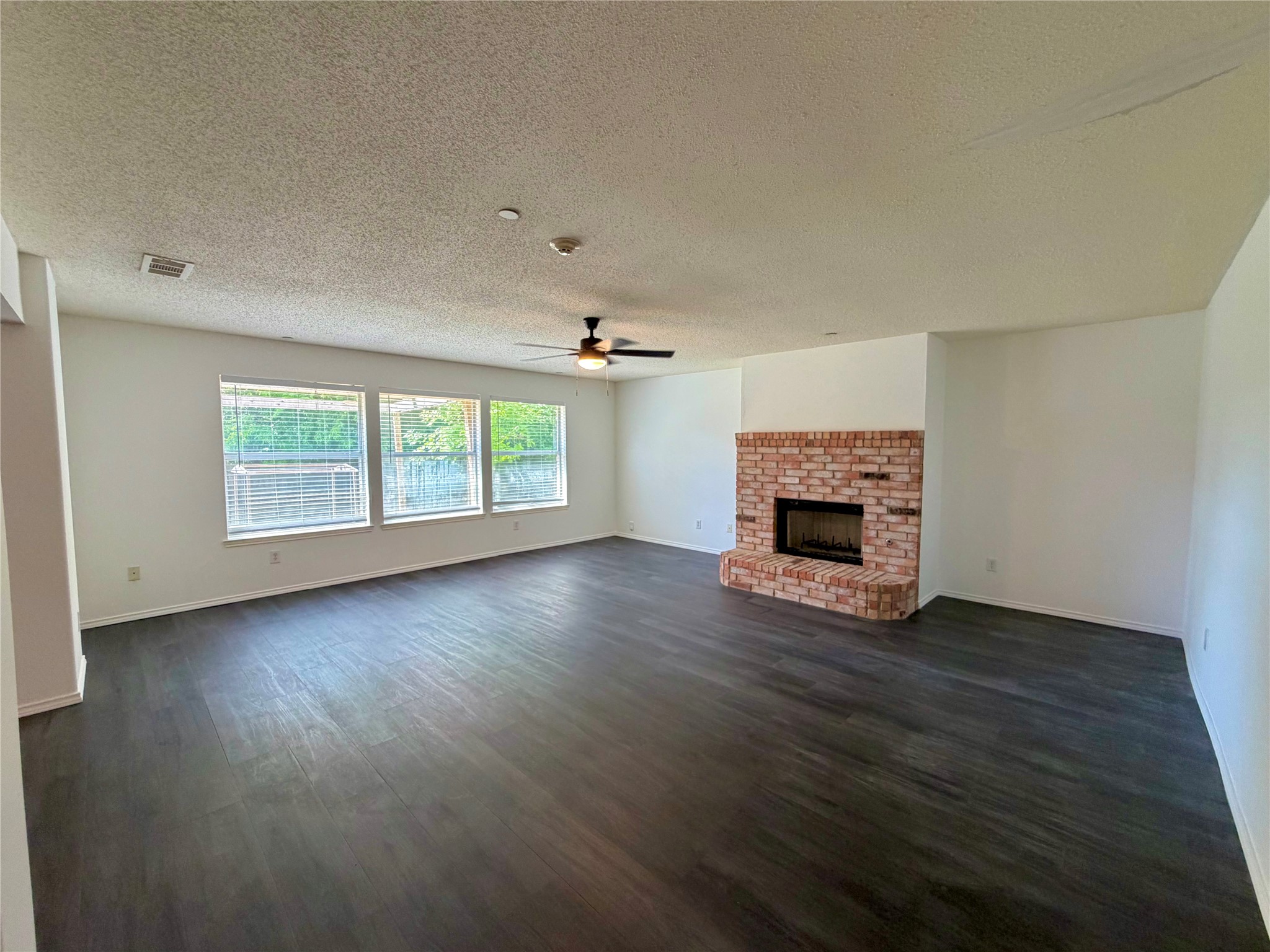 5518 Heathercrest Drive Arlington TX 76018