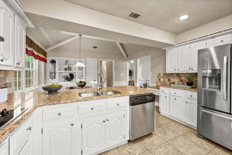9731 Amberley Drive Dallas TX 75243