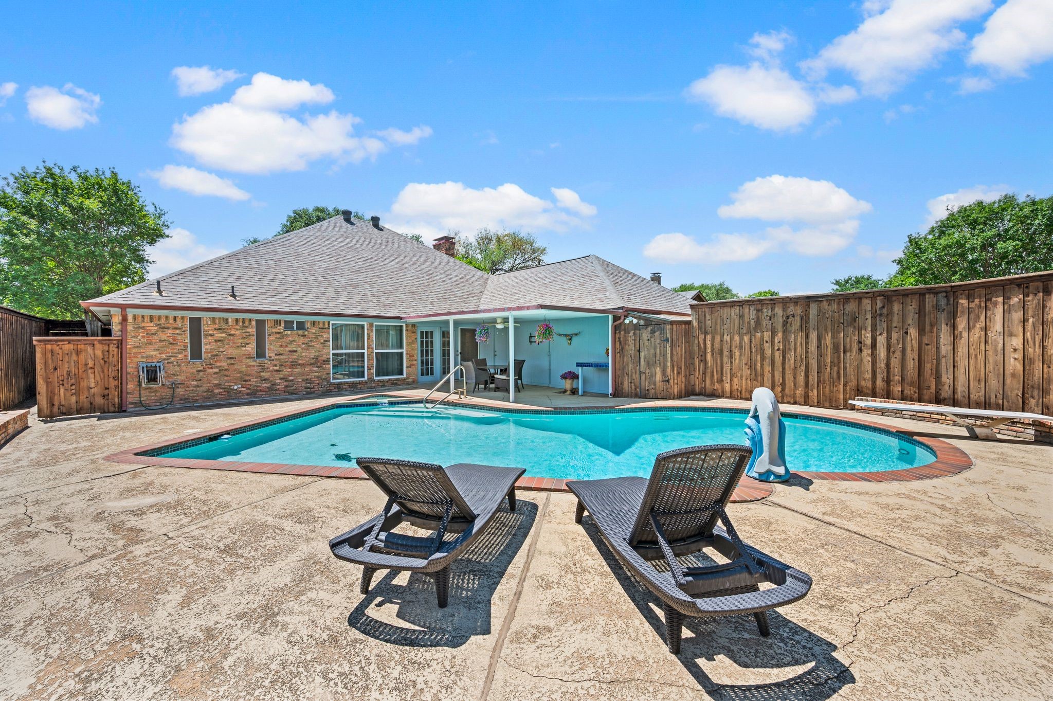 9731 Amberley Drive Dallas TX 75243