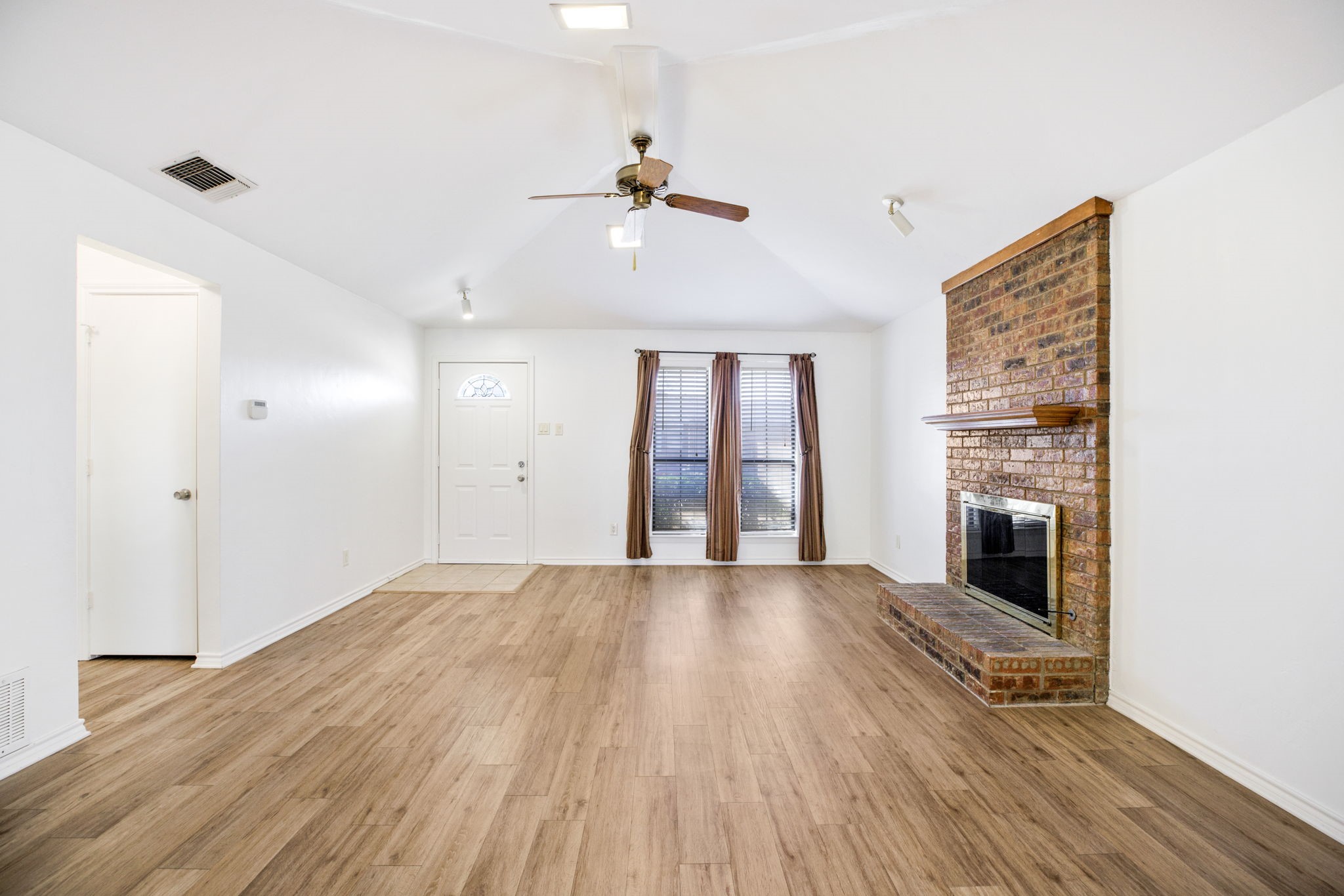 1764 Arledge Carrollton TX 75007