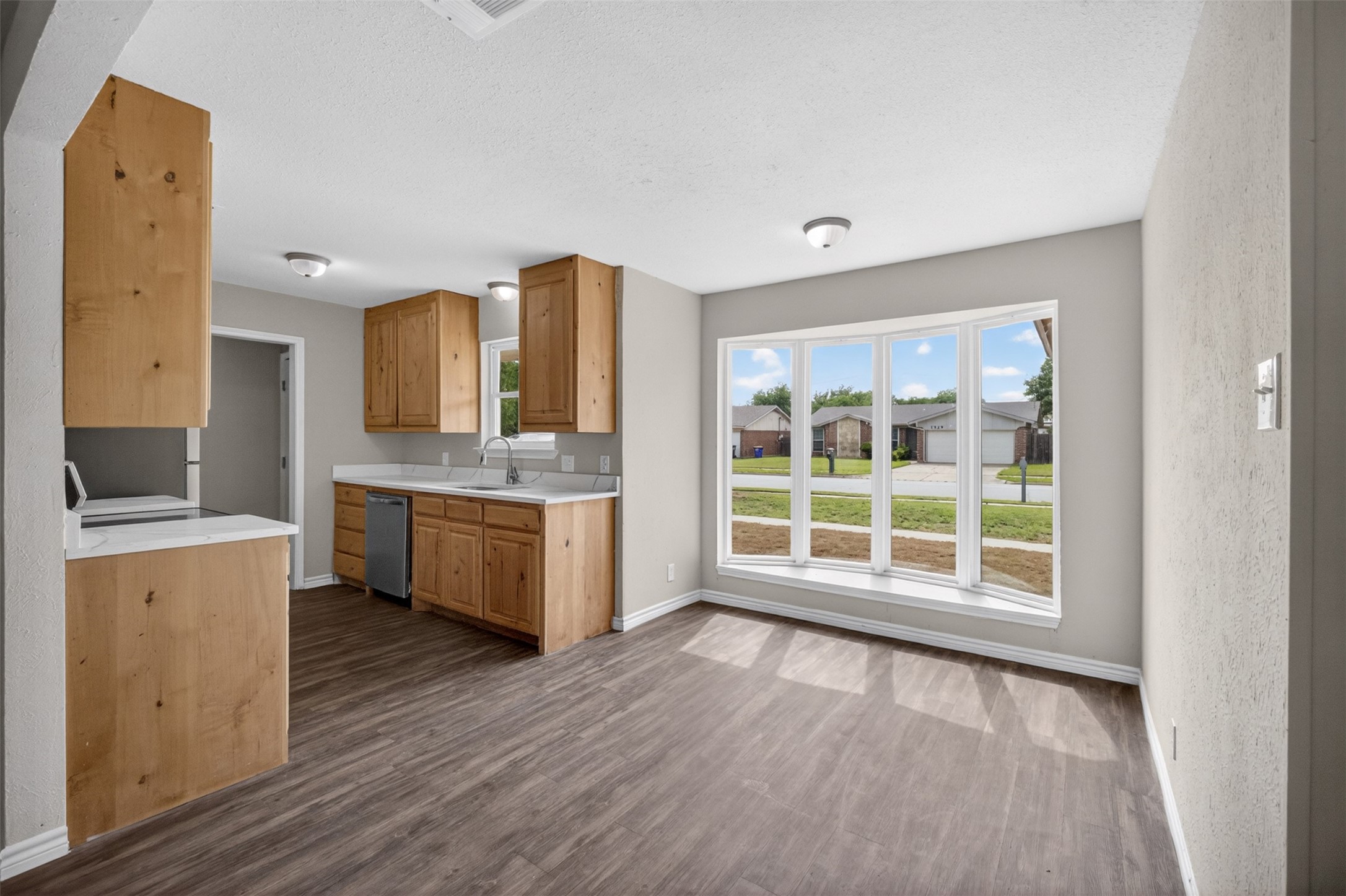 7528 Meadowlark Lane N Watauga TX 76148