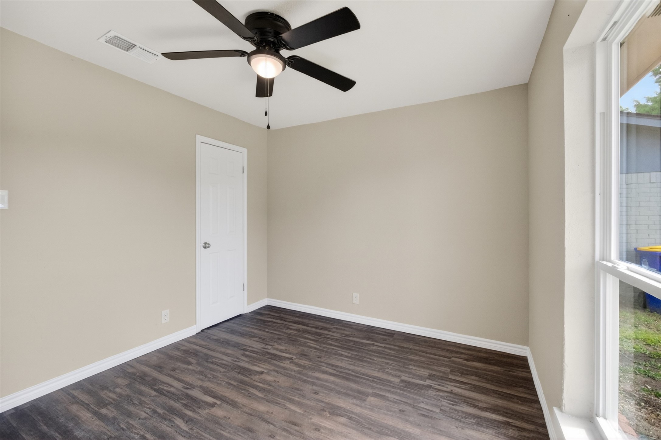 7528 Meadowlark Lane N Watauga TX 76148