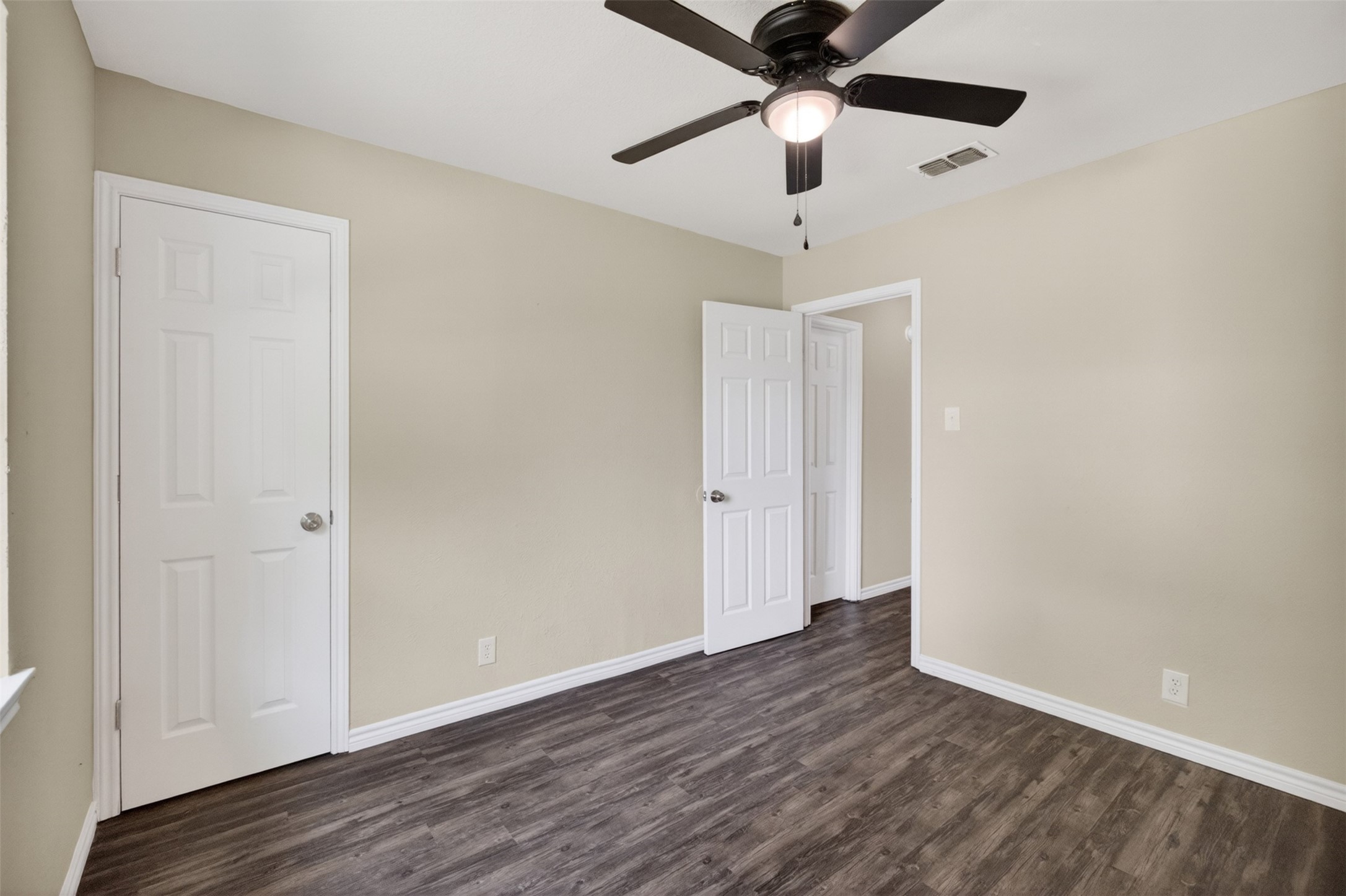 7528 Meadowlark Lane N Watauga TX 76148