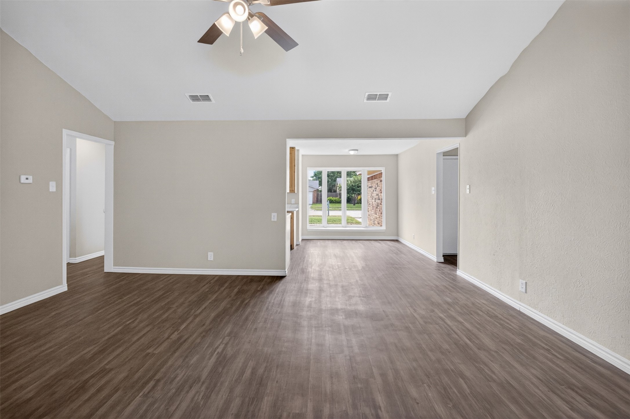 7528 Meadowlark Lane N Watauga TX 76148