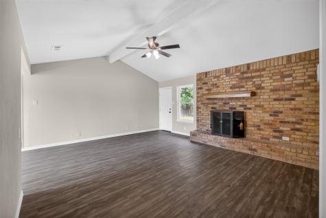7528 Meadowlark Lane N Watauga TX 76148